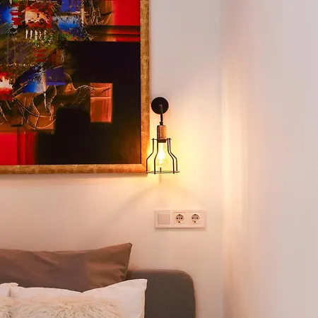 Red King Apartment