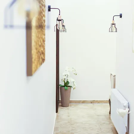 Apartament Red King *