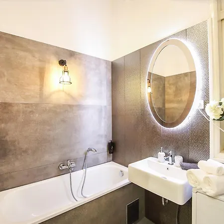 Apartament Red King *